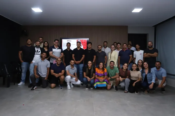Turma reunida após um treinamento corporativo